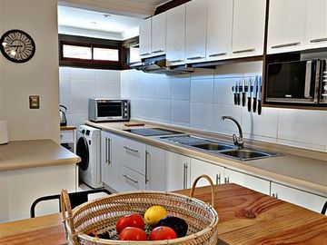 Amplia casa en venta 4D/3B Los Robles II, Pucón