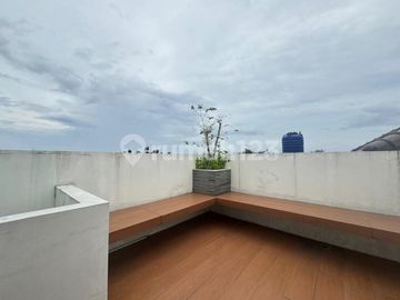 Brand New Rumah American Classic 3,5 Lantai di Jagakarsa