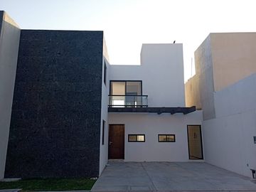 Casa en Venta con Alberca  Fracc. Manantiales Riviera Veracruzana