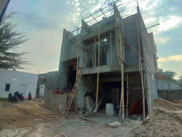 Ada Rumah 3 lantai murah di Condet, dekat jalan raya Condet dekat Kalibata