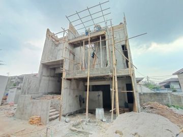 Ada Rumah 3 lantai murah di Condet, dekat jalan raya Condet dekat Kalibata
