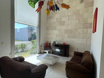 EXCELENTE CASA EN VENTA EN  CLUSTER 444 LOMAS DE ANGELÓPOLIS