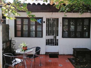 EDUARDO DE CALIXTO (PASAJE CERRADO CON DEPTO INTERIOR)