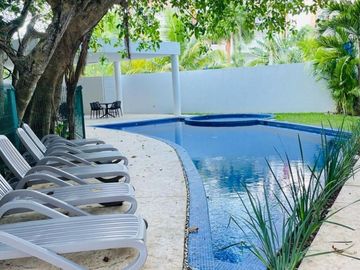 Casa con jacuzzi y rooftop, en residencial exclusivo El Cielo, venta Playa del C