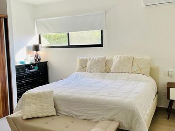Casa con jacuzzi y rooftop, en residencial exclusivo El Cielo, venta Playa del C