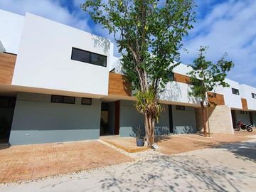 Casa con jacuzzi y rooftop, en residencial exclusivo El Cielo, venta Playa del C