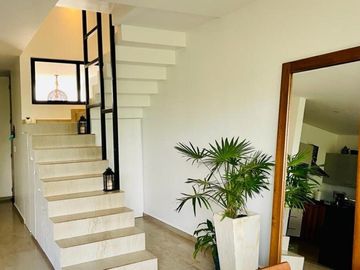 Casa con jacuzzi y rooftop, en residencial exclusivo El Cielo, venta Playa del C