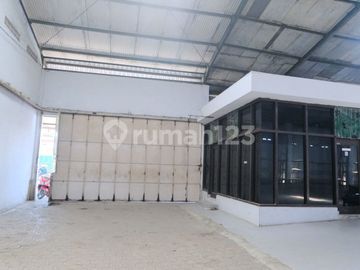 Gudang di Jalur Pantura Tegal Pemalang