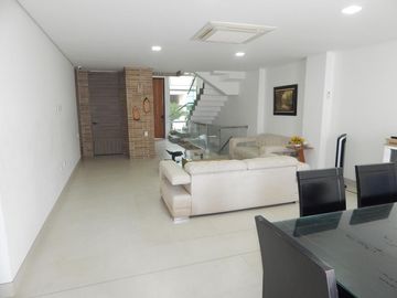 casa en venta en villa campestre. Cod V67158