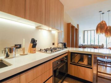 Departamento con family room, rooftop con jacuzzi y alberca con