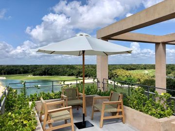 Departamento con family room, rooftop con jacuzzi y alberca con