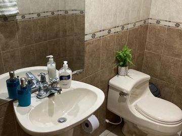 casa en arriendo/venta en la cumbre. Cod V10118