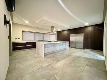 Residencia en Venta Cumbres Elite Premier Equipada