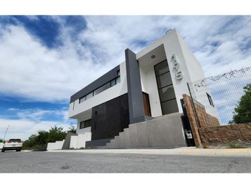 Residencia en Venta Cumbres Elite Premier Equipada