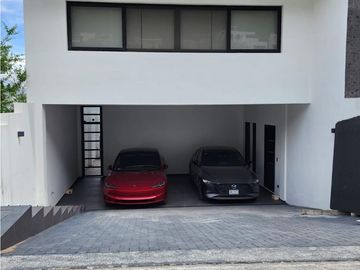 Residencia en Venta Cumbres Elite Premier Equipada