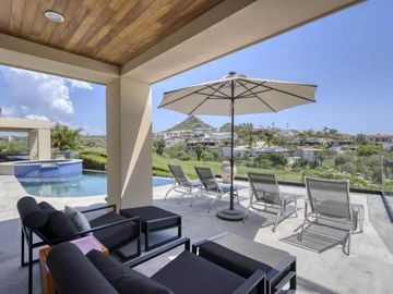 Casa con jardín, alberca privada, Jacuzzi y Terraza, Puerto Los Cabos, Venta, Sa