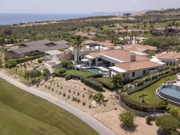 Casa con jardín, alberca privada, Jacuzzi y Terraza, Puerto Los Cabos, Venta, Sa