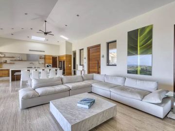 Casa con jardín, alberca privada, Jacuzzi y Terraza, Puerto Los Cabos, Venta, Sa