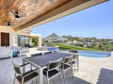 Casa con jardín, alberca privada, Jacuzzi y Terraza, Puerto Los Cabos, Venta, Sa