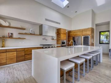 Casa con jardín, alberca privada, Jacuzzi y Terraza, Puerto Los Cabos, Venta, Sa
