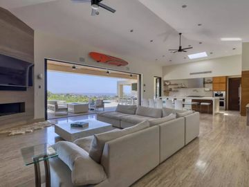 Casa con jardín, alberca privada, Jacuzzi y Terraza, Puerto Los Cabos, Venta, Sa