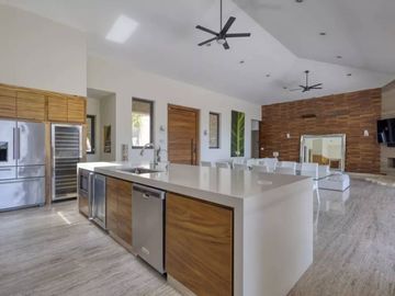 Casa con jardín, alberca privada, Jacuzzi y Terraza, Puerto Los Cabos, Venta, Sa