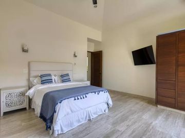 Casa con jardín, alberca privada, Jacuzzi y Terraza, Puerto Los Cabos, Venta, Sa