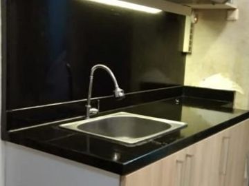 Apt. Gunawangsa Manyar Istimewa, Baru renov, Full furnish
