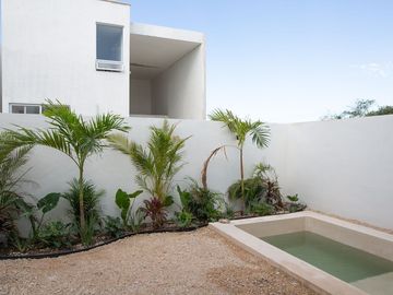VENTA CASA TIPO TOWNHOUSE EN DZITYA AL NORTE DE MERIDA