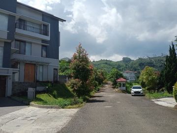 Jual.rumah lux di resort dago pakar bandunh