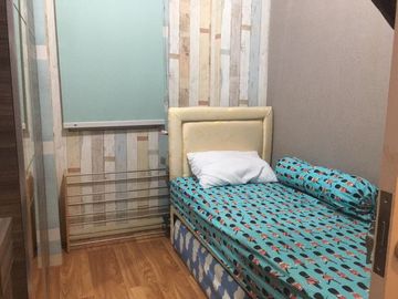 Apartemen green pramuka bulanan full furnish wifi ready