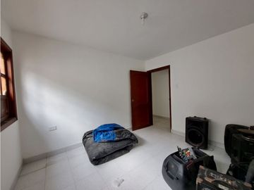 SE VENDE CASA INDPENDIENTE UNA PLANTA CIUDAD JARDIN