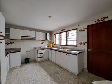 SE VENDE CASA INDPENDIENTE UNA PLANTA CIUDAD JARDIN