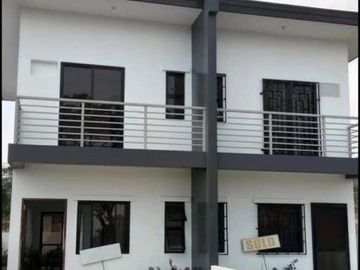 VILLAGE EAST 3 - TOWNHOMES