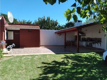 Casa 3 ambientes Barrio Santa Elena
