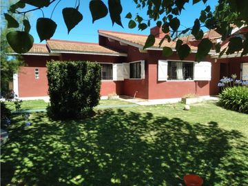 Casa 3 ambientes Barrio Santa Elena