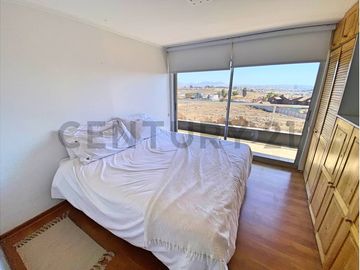 Se vende casa con excelente vista en Peñuelas.