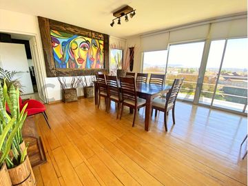 Se vende casa con excelente vista en Peñuelas.