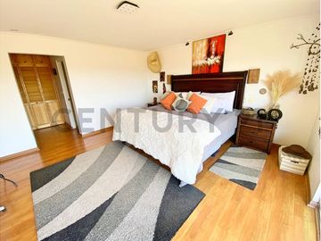 Se vende casa con excelente vista en Peñuelas.