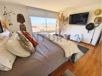 Se vende casa con excelente vista en Peñuelas.