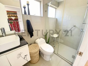 Se vende casa con excelente vista en Peñuelas.