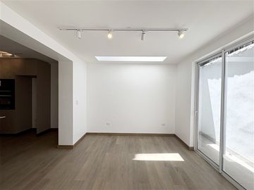 Hermoso departamento en venta de 3 dorm. en Providencia