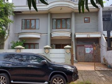 Dijual murah rmh di boulevard melati mas