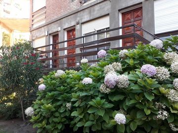 Triplex 3 ambientes en excepcional ubicación zona centro.