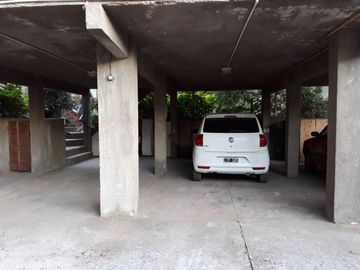 Triplex 3 ambientes en excepcional ubicación zona centro.