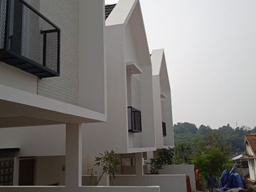 Cluster mewah elite cantik konsep ala villa di Cikutra dkt Tm.PAHLAWAN