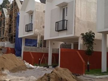 Cluster mewah elite cantik konsep ala villa di Cikutra dkt Tm.PAHLAWAN