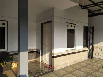 Dijual rumah unimasbgarden regency surabaya