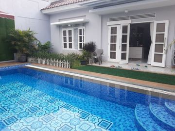 Rmh mewah siap huni dgn private swimming pool pd.labu,Jaksel