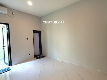 Rumah Dalam Cluster Bebas Banjir Di Graha Raya Gb 18134